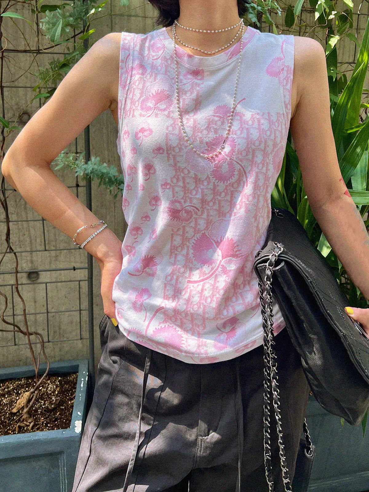 フラワートロッターパターンノースリーブトップス ピンク/ホワイト