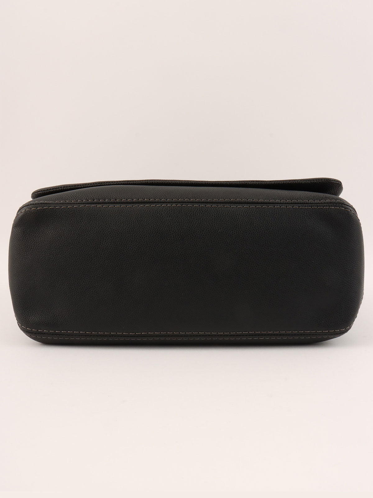 2014年頃製 キャビアスキンCCマークロゴステッチチェーンバッグ ブラック