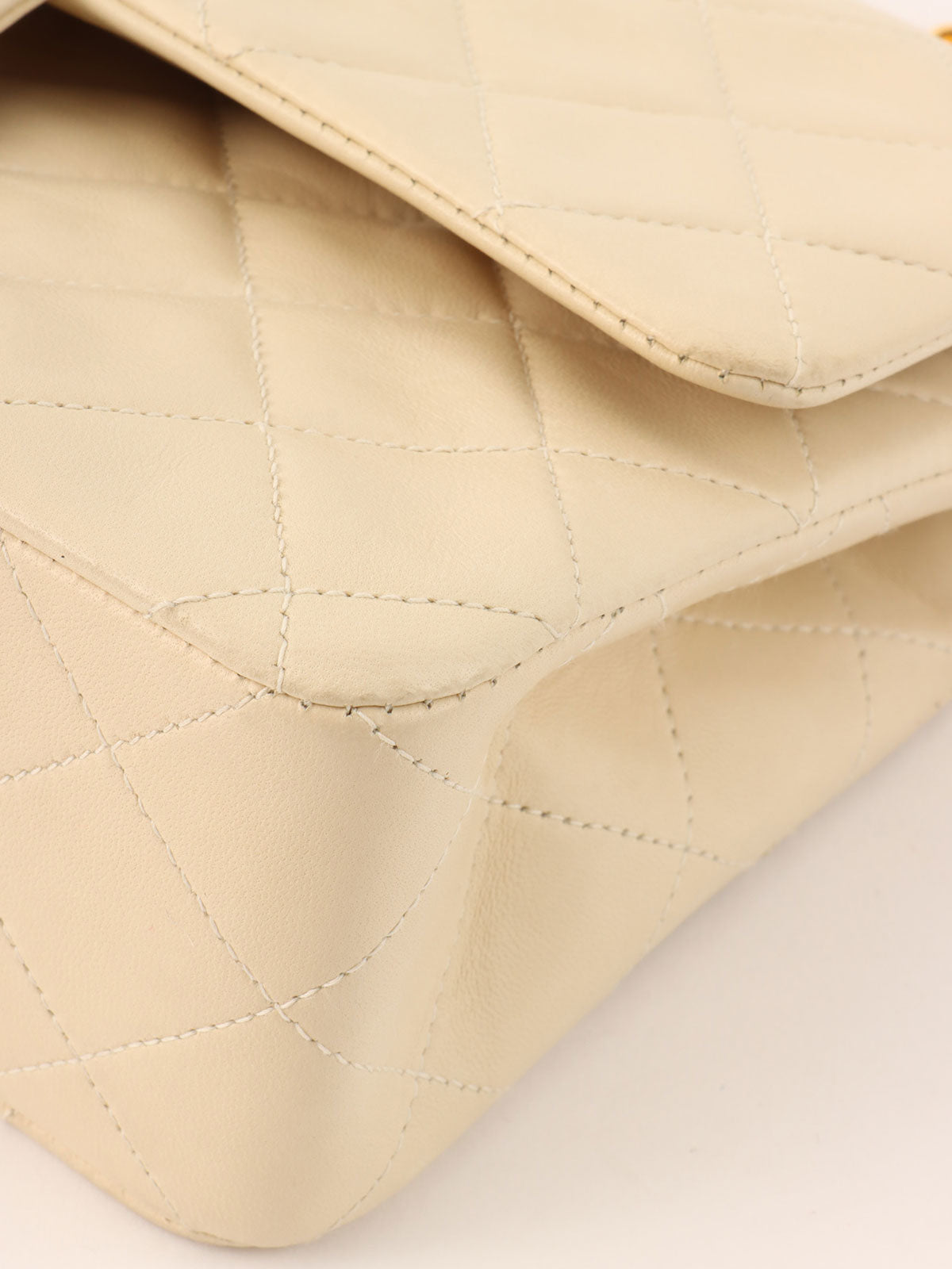 1997 Classic Flap Chain Bag, 23cm, Ivory