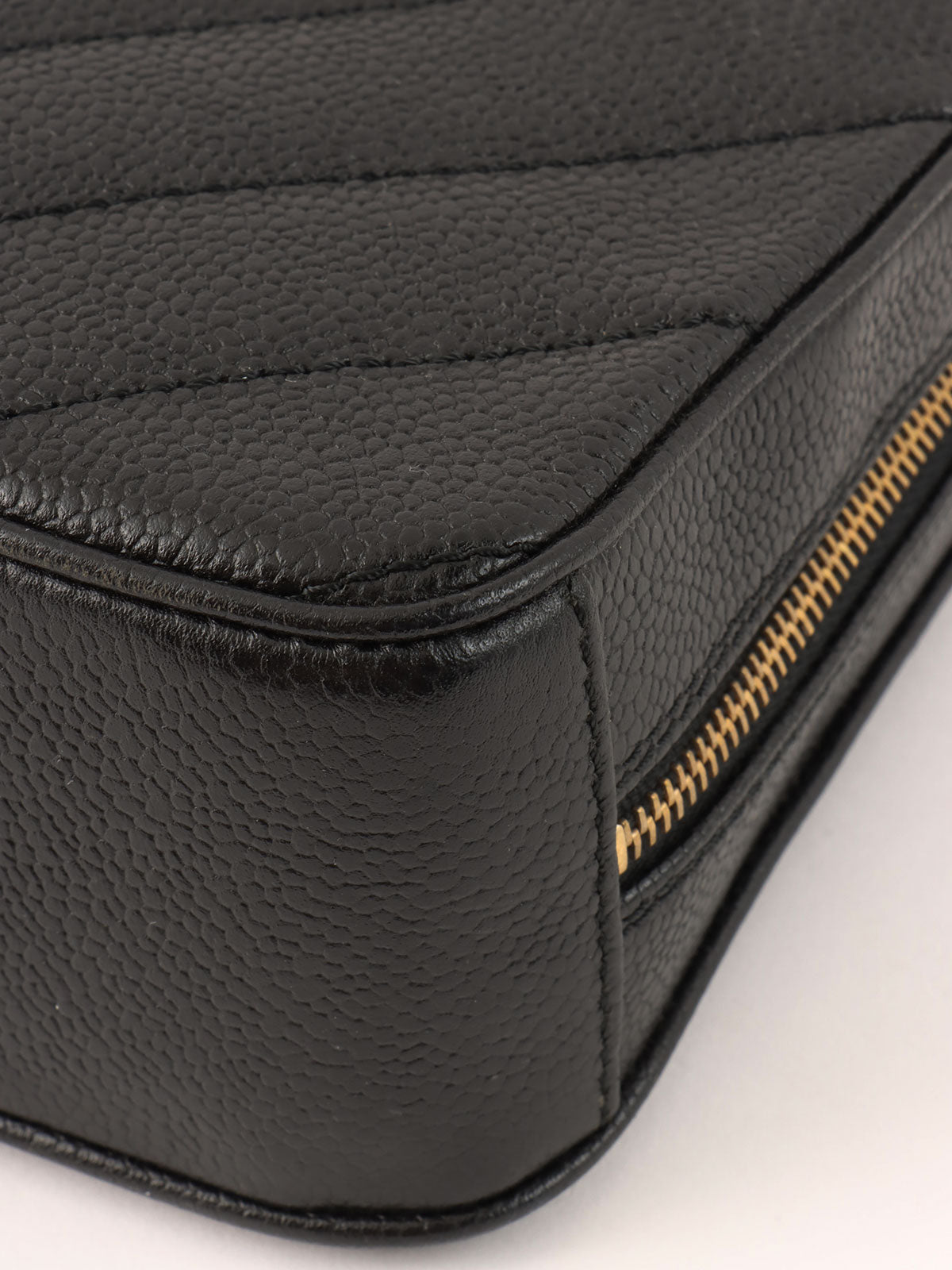 2000 Caviar Skin V-Stitch CC Mark Handbag Black