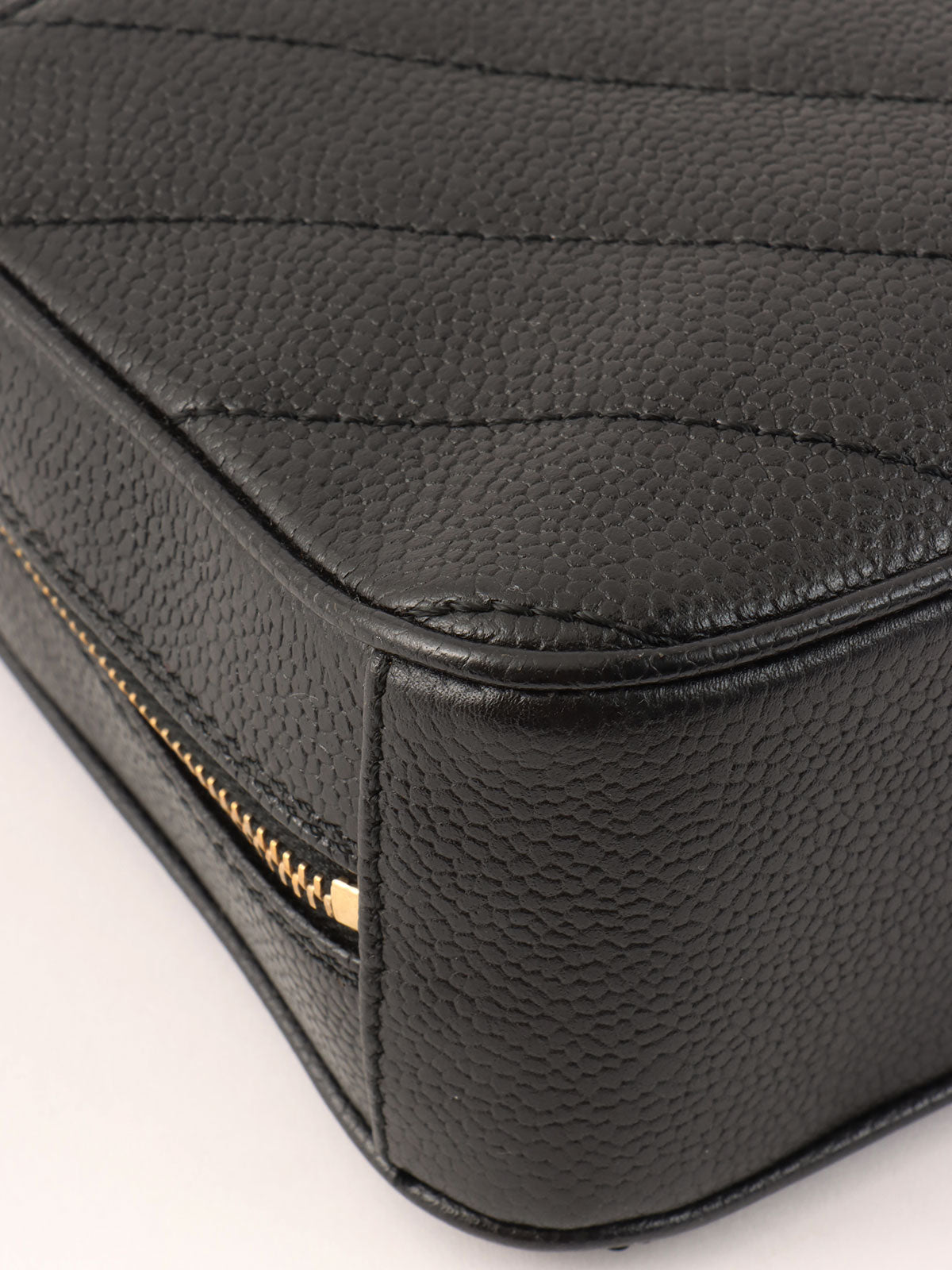 2000 Caviar Skin V-Stitch CC Mark Handbag Black