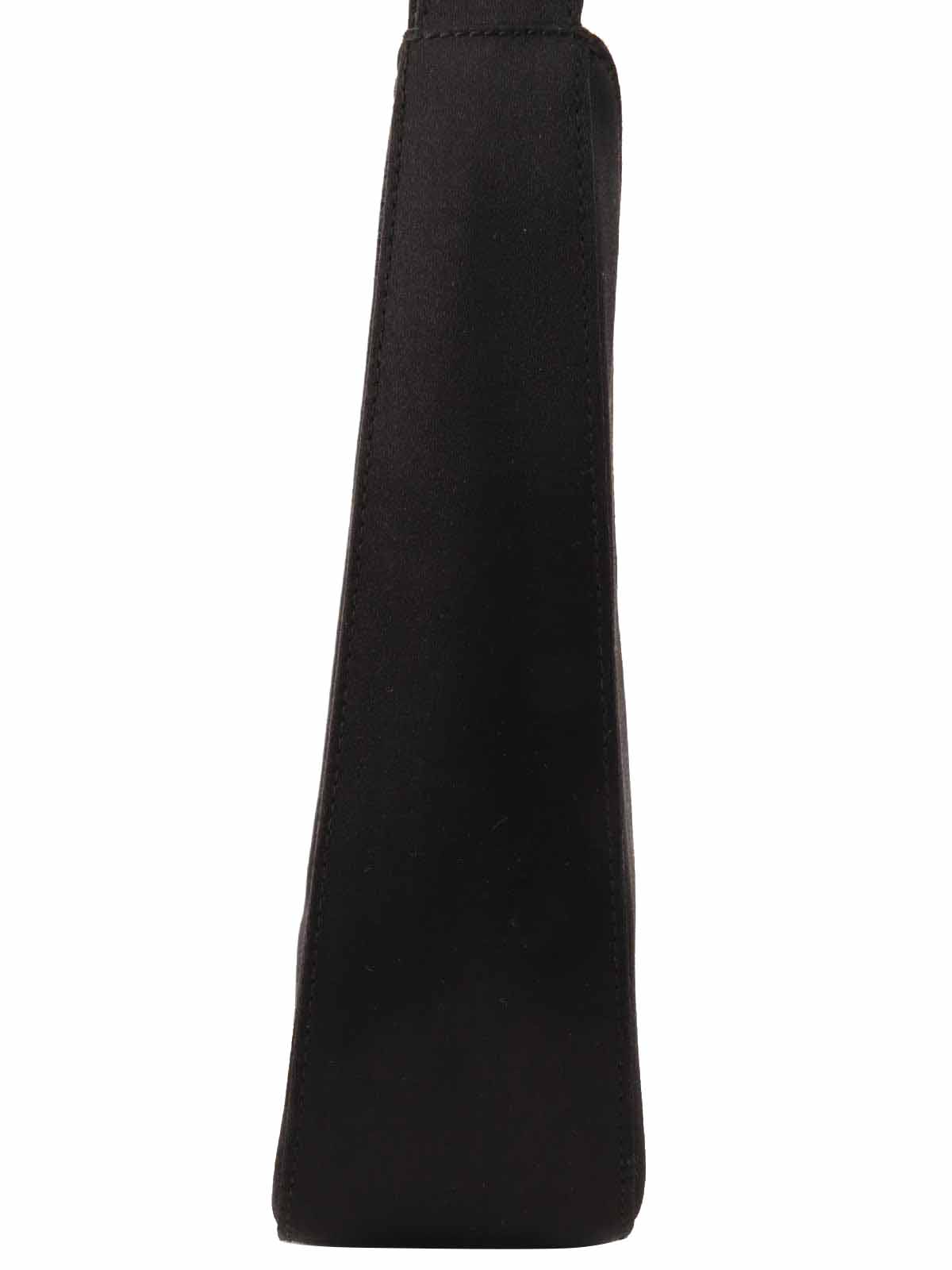 サテンロゴプレートハンドバッグ　ブラック