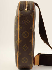 2004年製 キャンバスモノグラムポシェットガンジュ ブラウン