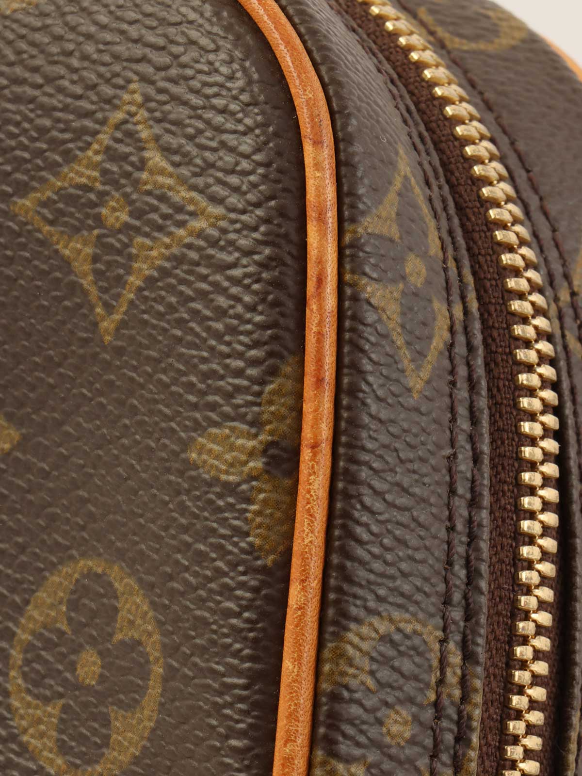 2004年製 キャンバスモノグラムポシェットガンジュ ブラウン