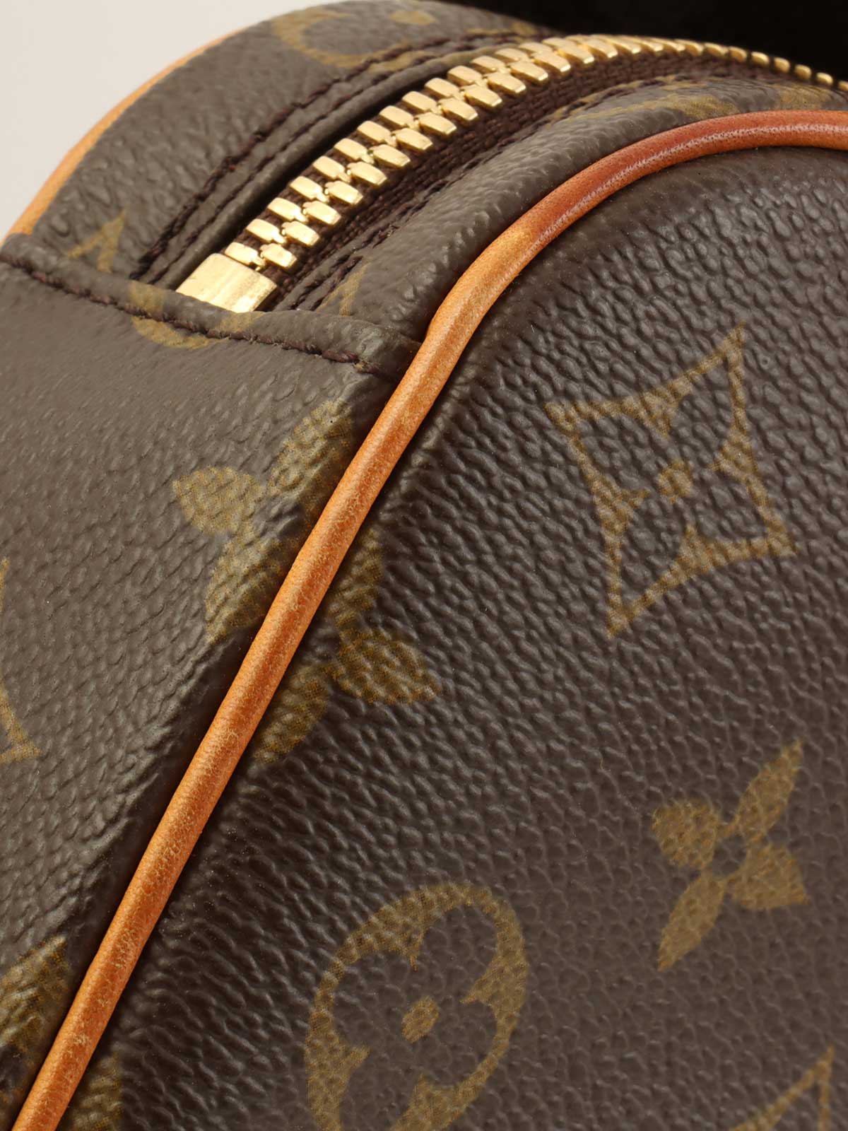 2004年製 キャンバスモノグラムポシェットガンジュ ブラウン