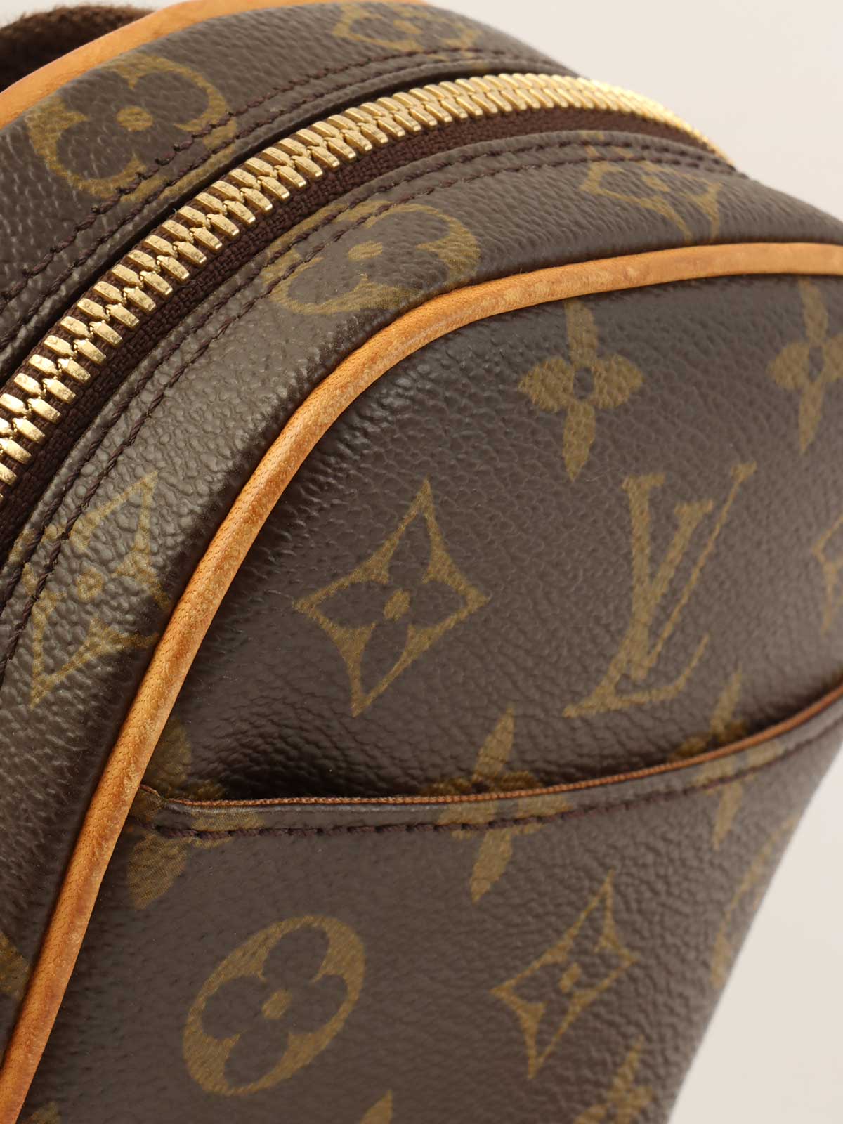 2004年製 キャンバスモノグラムポシェットガンジュ ブラウン