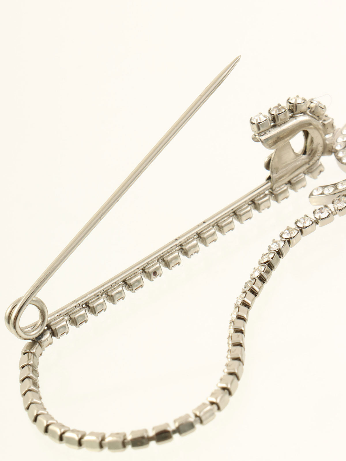 CCマークラインストーンデザインブローチ シルバー