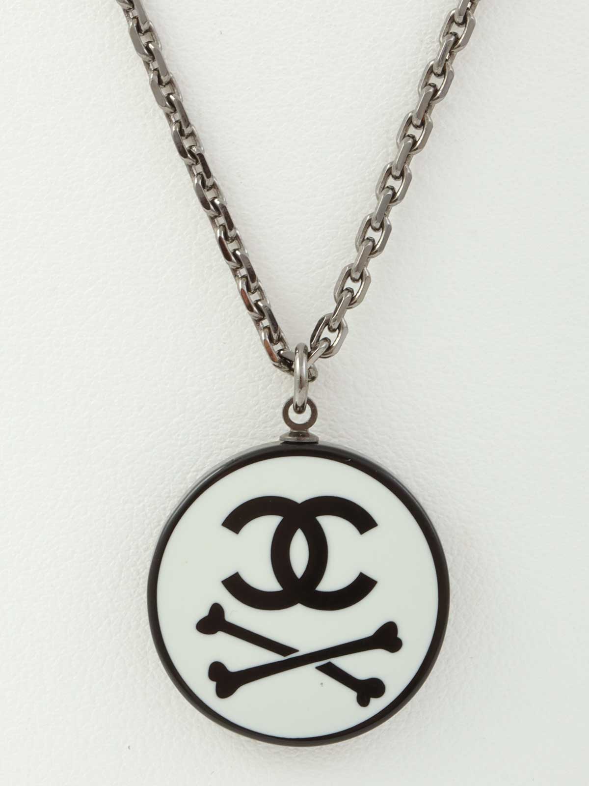 2003 CC Mark Bone Design Necklace Silver