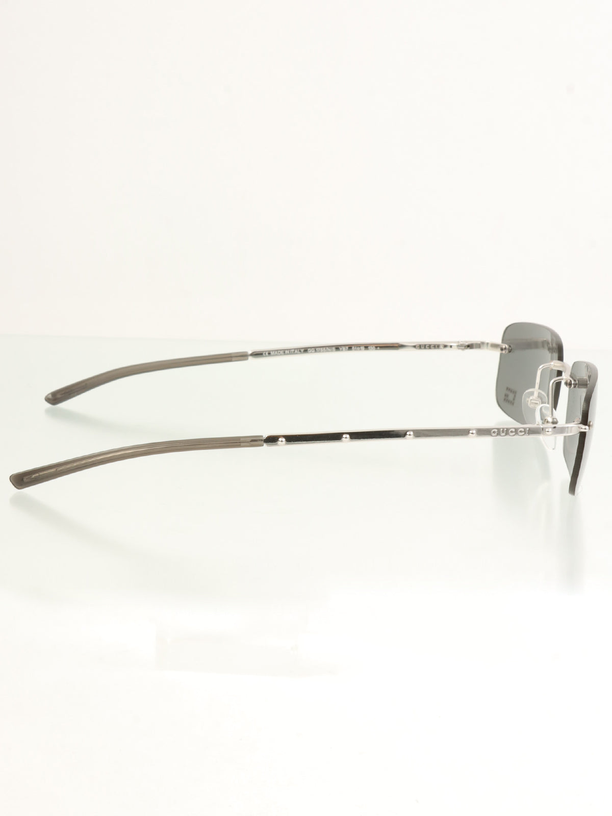 リムレスGロゴサングラス ブラック