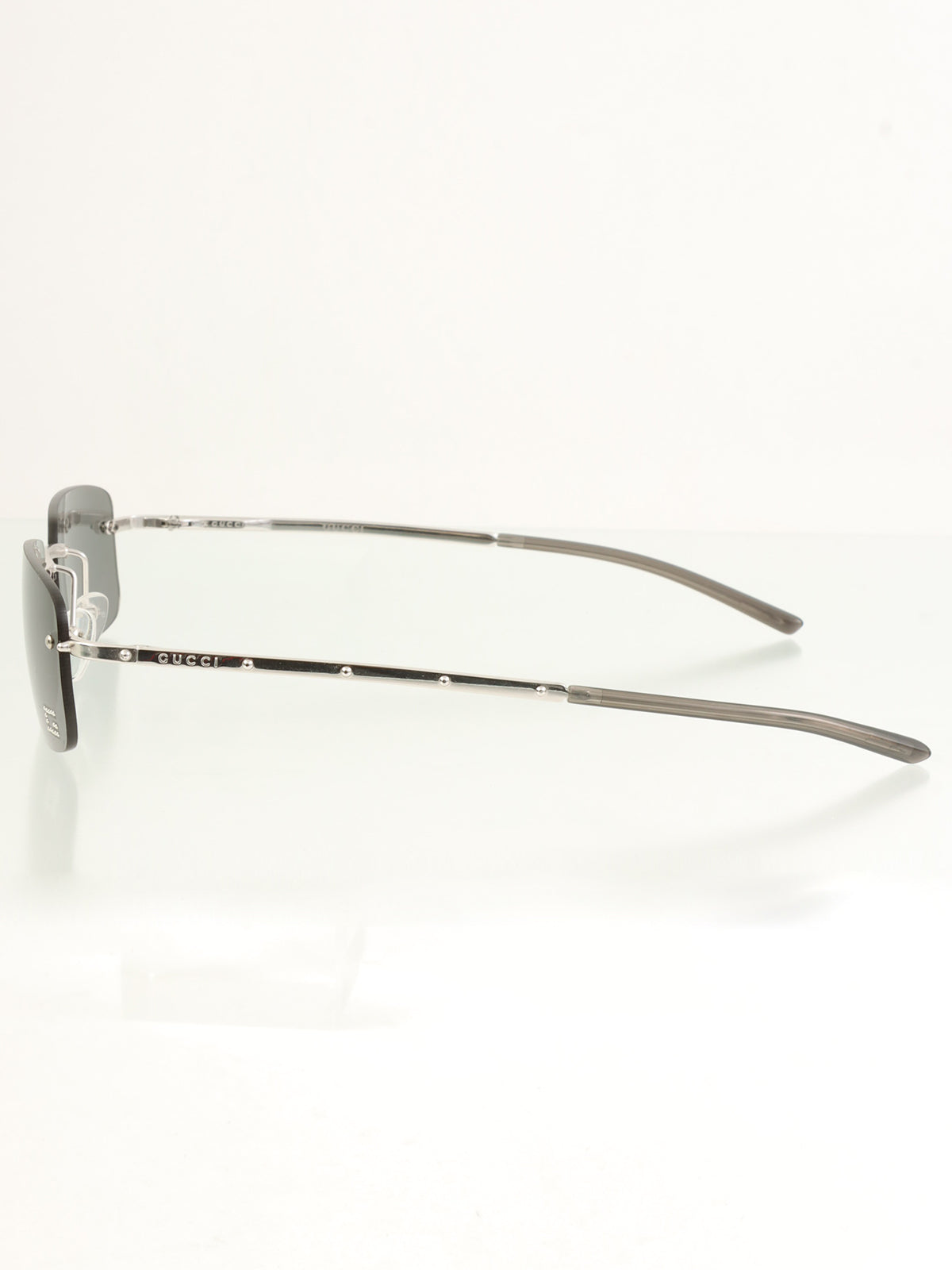 リムレスGロゴサングラス ブラック