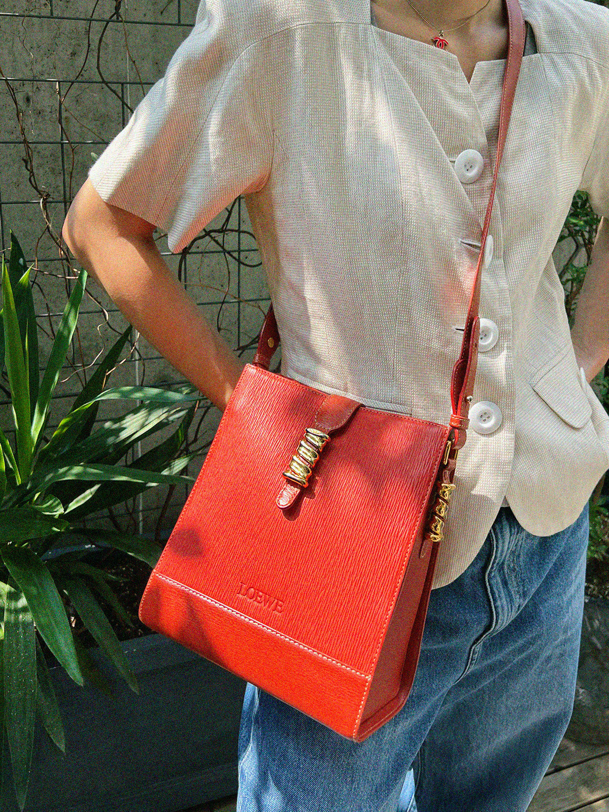 Velázquez shoulder bag in coral red