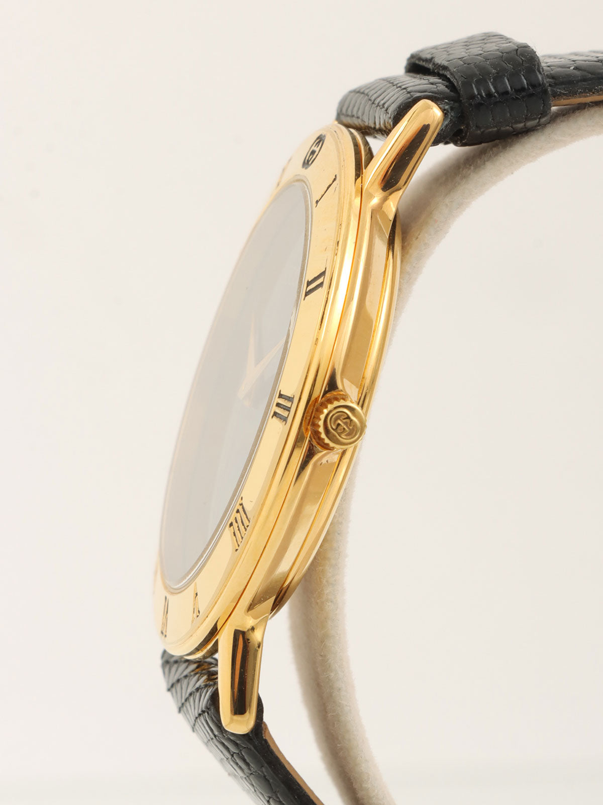 Round Logo Face Watch Black/Gold