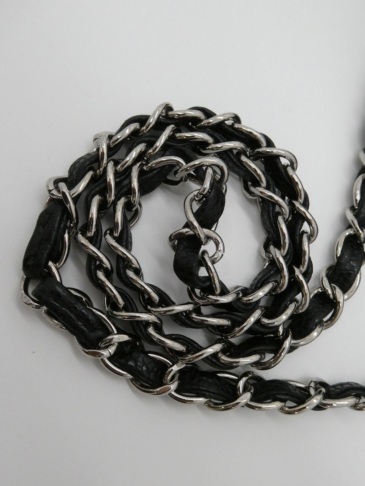 2008年頃製 キャビアスキンクラシックフラップチェーンバッグ25cm ブラック