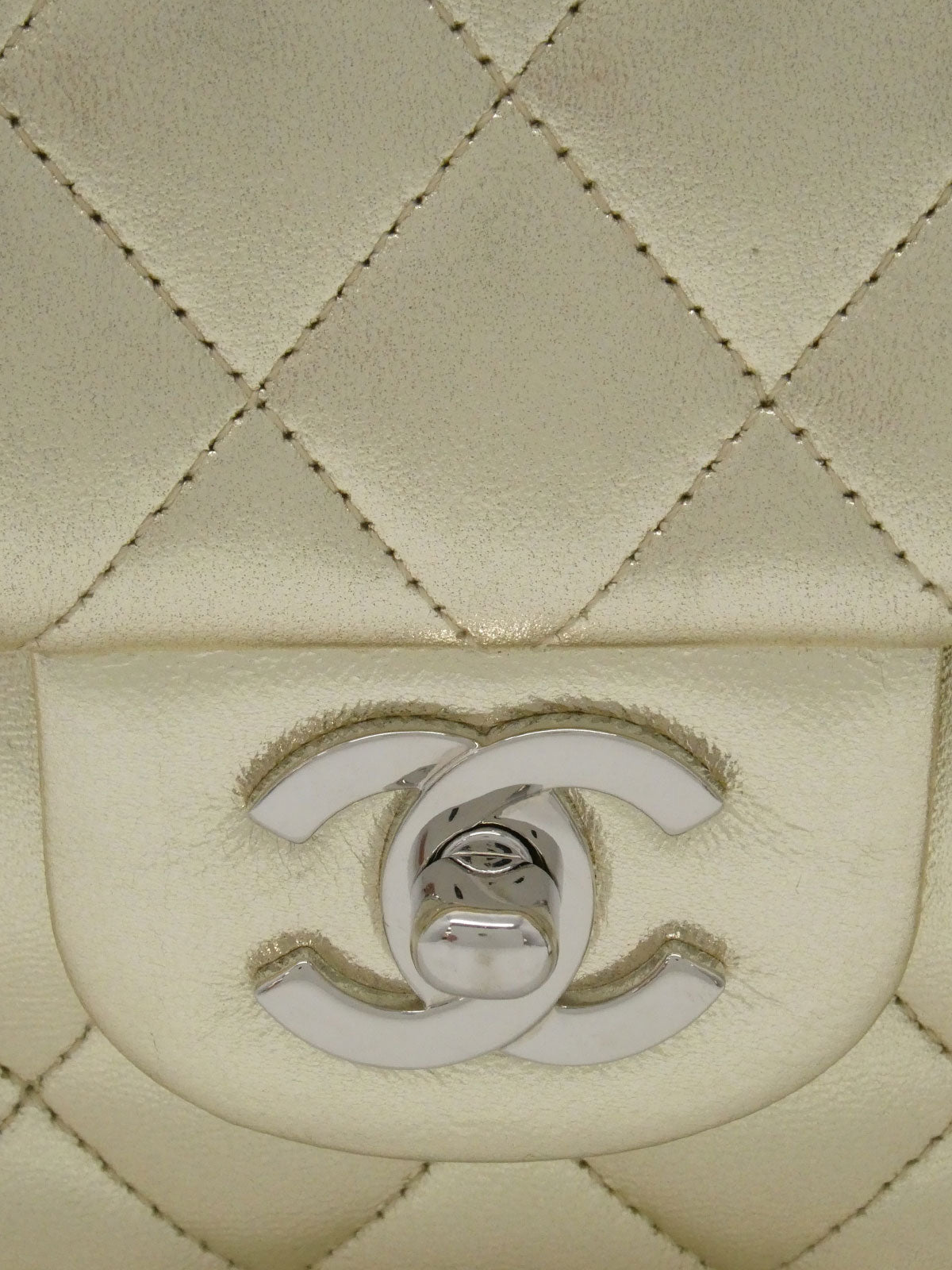 2003年頃製 クラシックフラップチェーンバッグ25cm メタリックゴールド