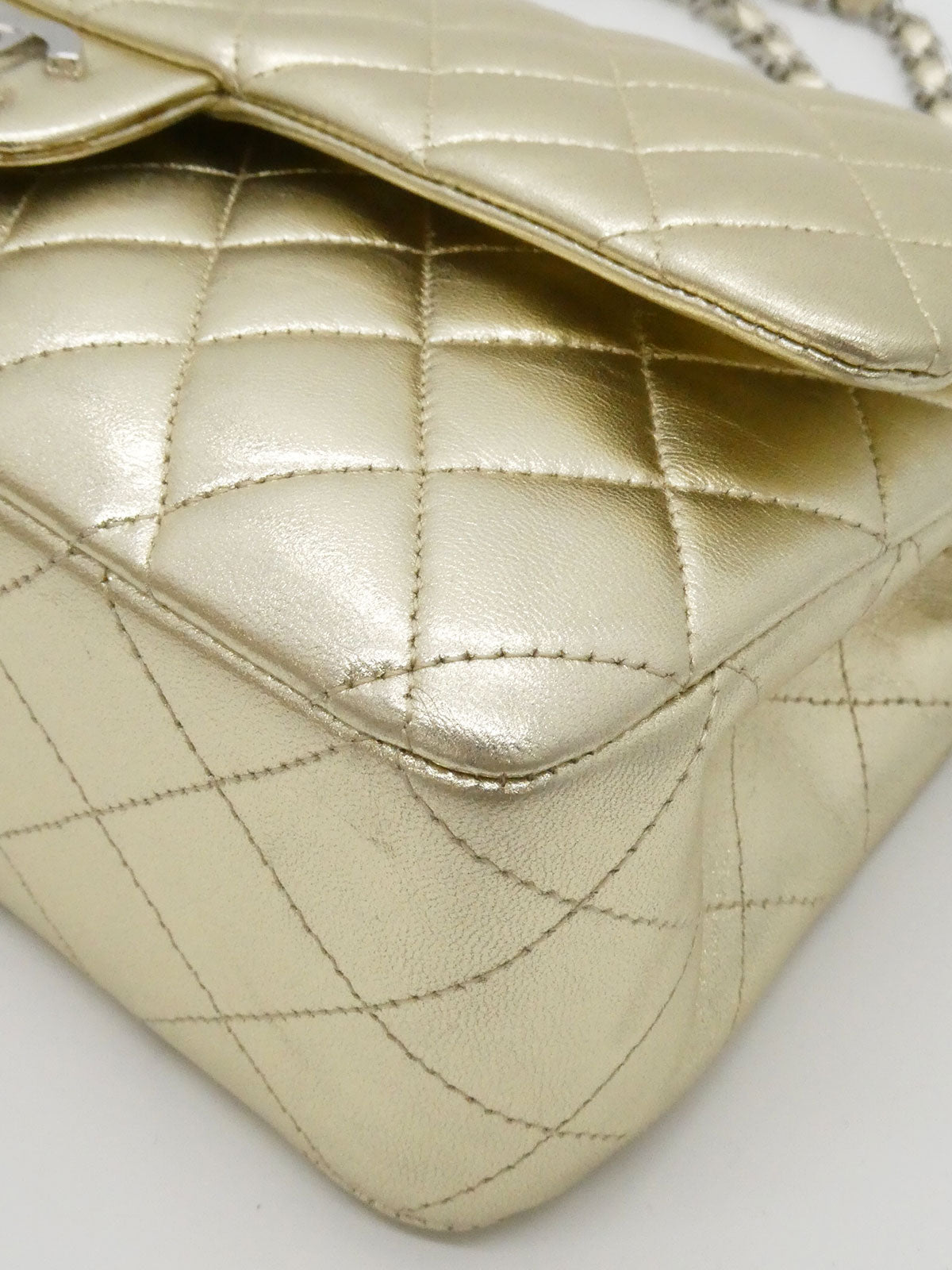 2003 Classic Flap Chain Bag 25cm Metallic Gold