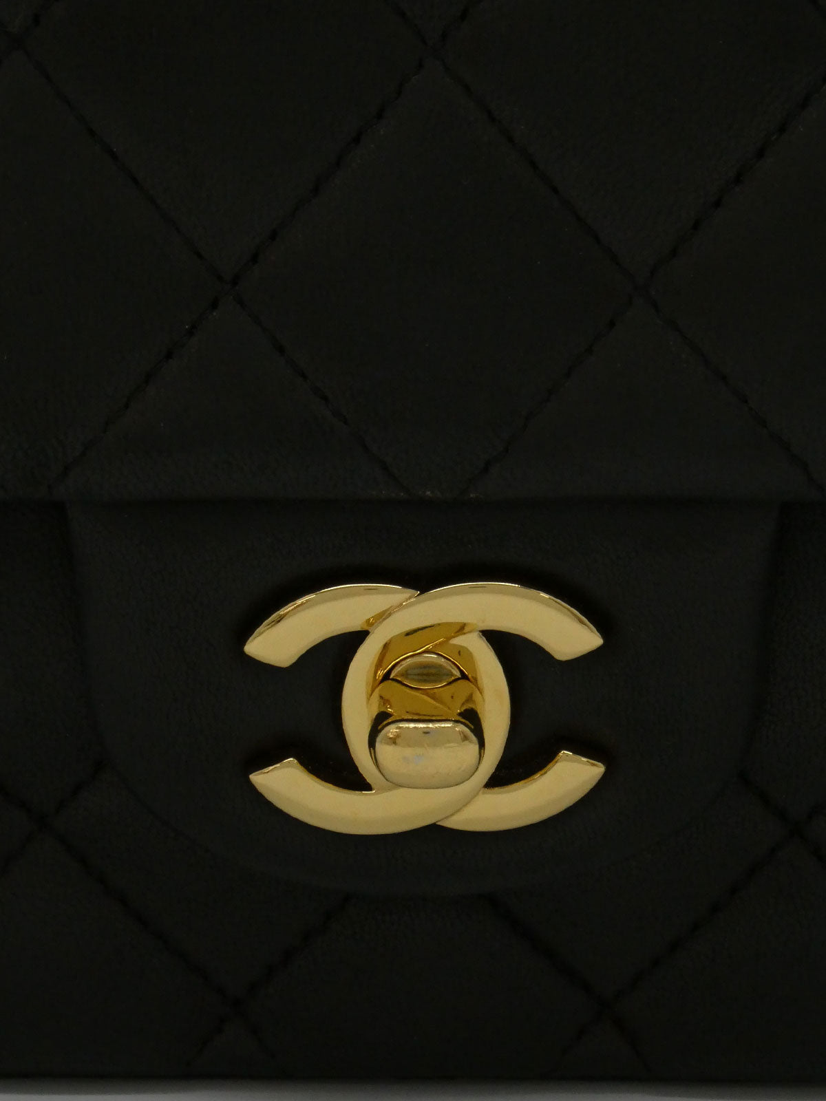 2012年頃製 クラシックフラップチェーンバッグ25cm ブラック