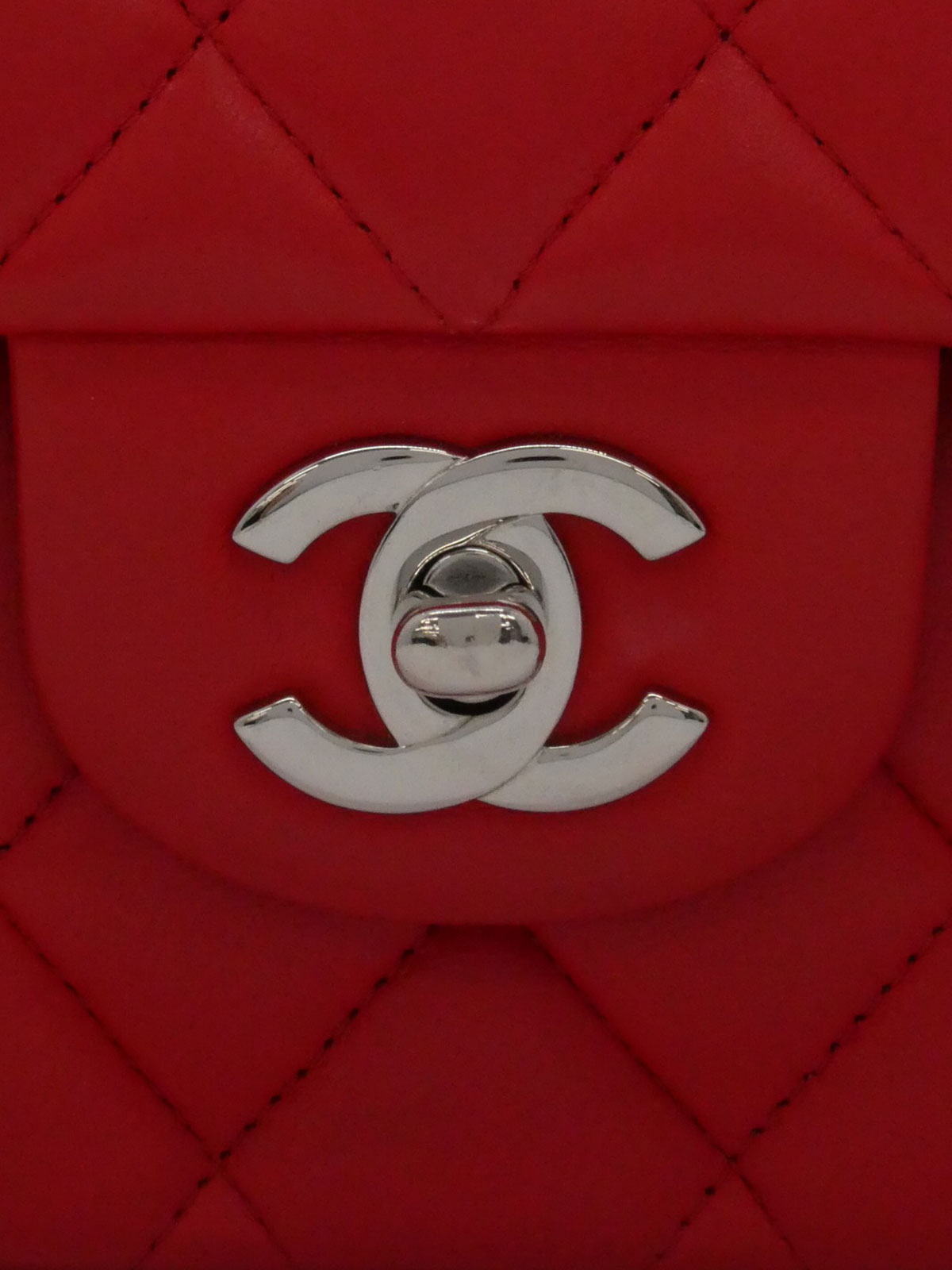 2016年頃製 クラシックフラップチェーンバッグ25cm レッド